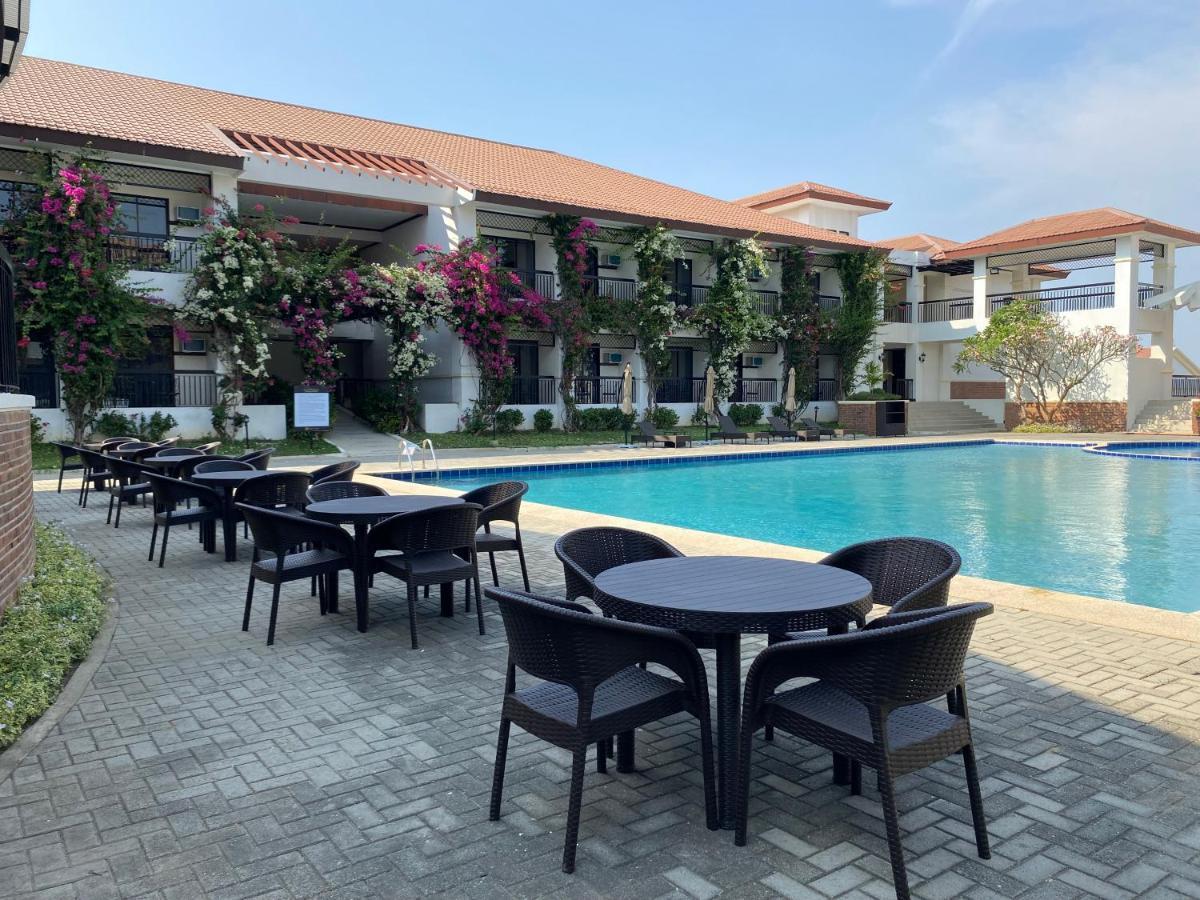 Plaza Del Norte Hotel And Convention Center Laoag Exterior foto